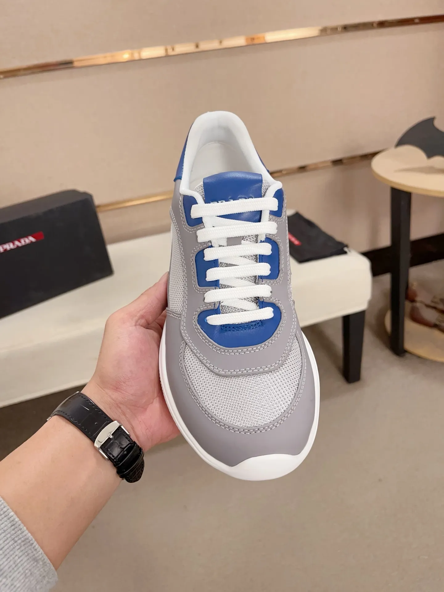 Men's shoes 💰 720💰 ✔️✔️✔️Top high version. High-quality new PRADA (Prada) counters are launched at the same time. The new men's shoes and 😘 fabrics are made of high-tech glue-making technology. Lining: Full cowhide lining. 👍🏿High-end☄️Open-molded non-slip rubber outsole, exquisite lines, simple and elegant, comfortable and high-end for leisure travel. Code number: 39 to 44 (can be customized 45-46-47, non-returnable)